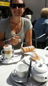 How do you eat your doughnut? With your hands? Pfff!